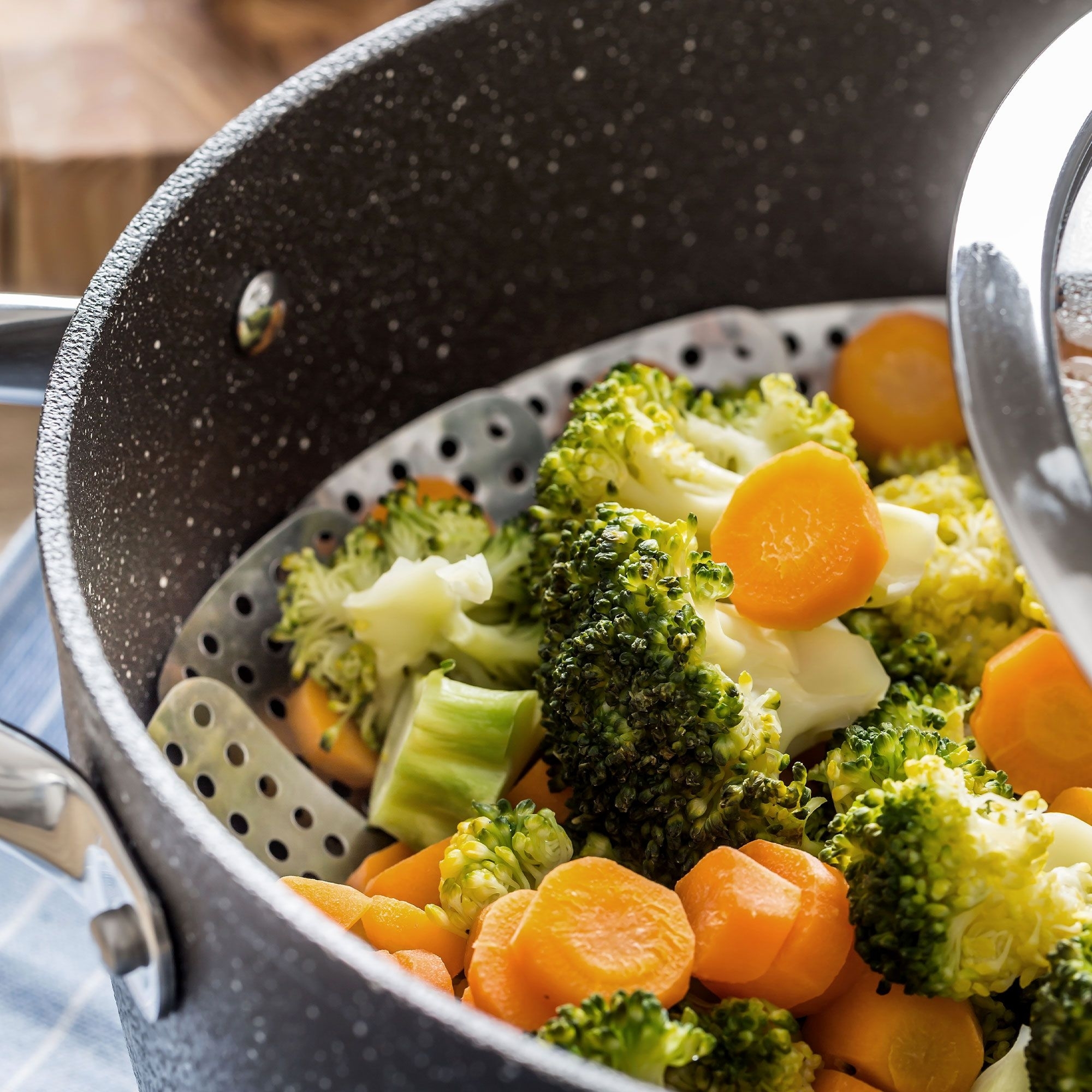 Steaming insert Ø 18 - 28 cm - VAPORIO | Culinaris - in 2 sizes